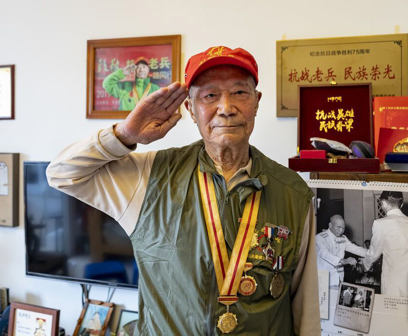 詩(shī)箋凝鹽霜：九旬抗戰(zhàn)老兵與久大鹽業(yè)的溫情對(duì)話(huà)